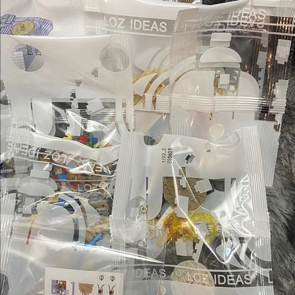 LOZ Mini Christmas Building Set - Picture 10 of 16